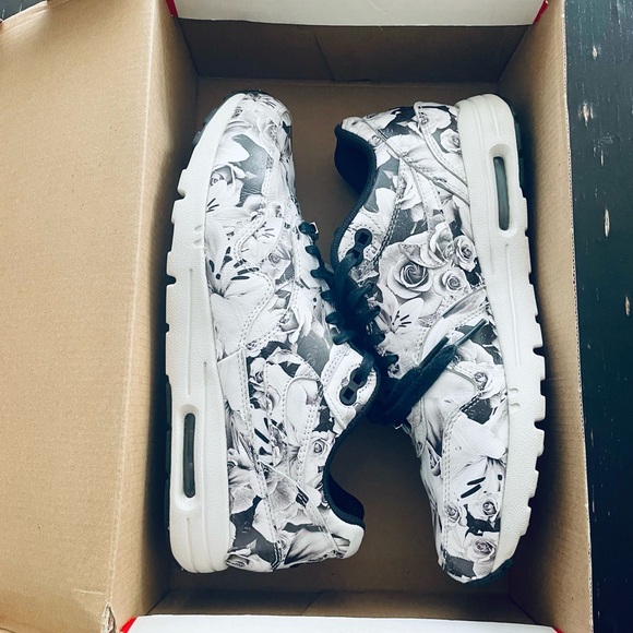 Women’s Air Max 1 Ultra LOTC QS - Picture 8 of 9